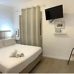 Hostel Alexandra *